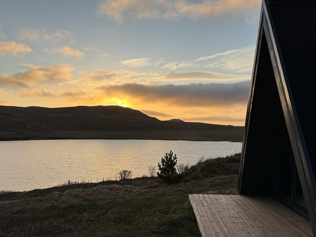Sunrise over Lake Gíslholtsvatn on departure morning